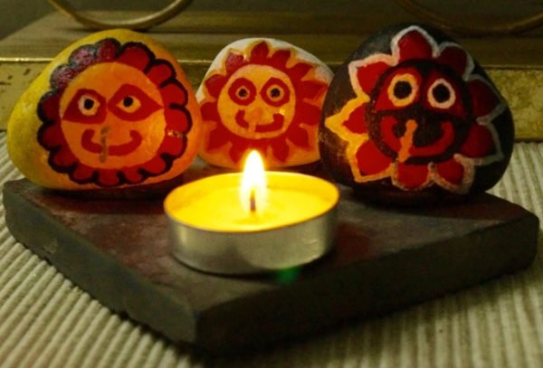 Lord Jagannath pebble art candle stand 2